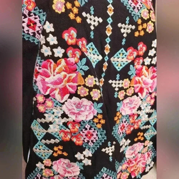 Savanna Jane Pullover Tunic Top Small Black/Multicolor Floral Embroidered Boho - Picture 8 of 10